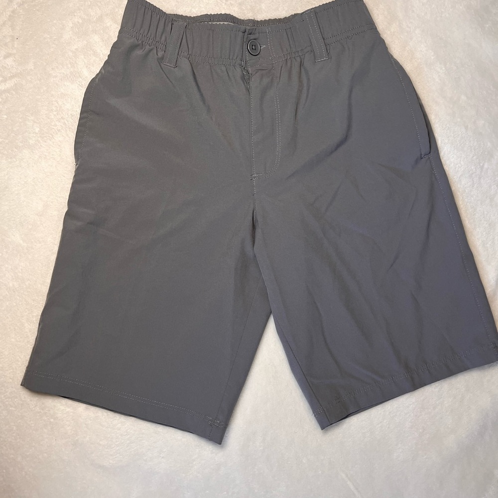 Boys Gray Dryfit shorts.